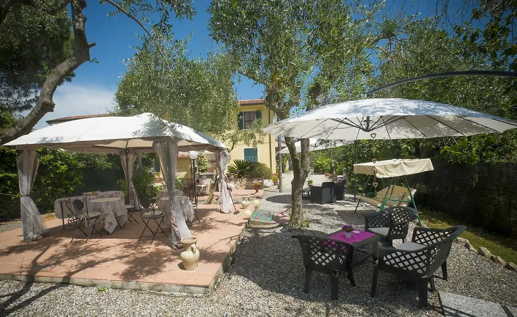 Maison Podere Bellarina 萨尔扎纳 住宿加早餐酒店